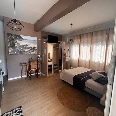 Studio Cosy Avec Piscine Dans Une Villa Saint-Denis Zewnętrze zdjęcie
