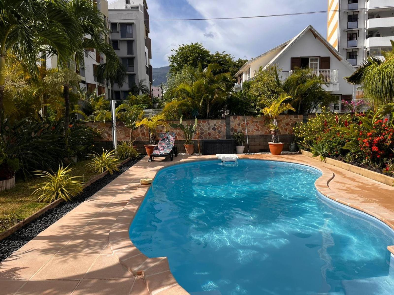 Studio Cosy Avec Piscine Dans Une Villa Saint-Denis Zewnętrze zdjęcie