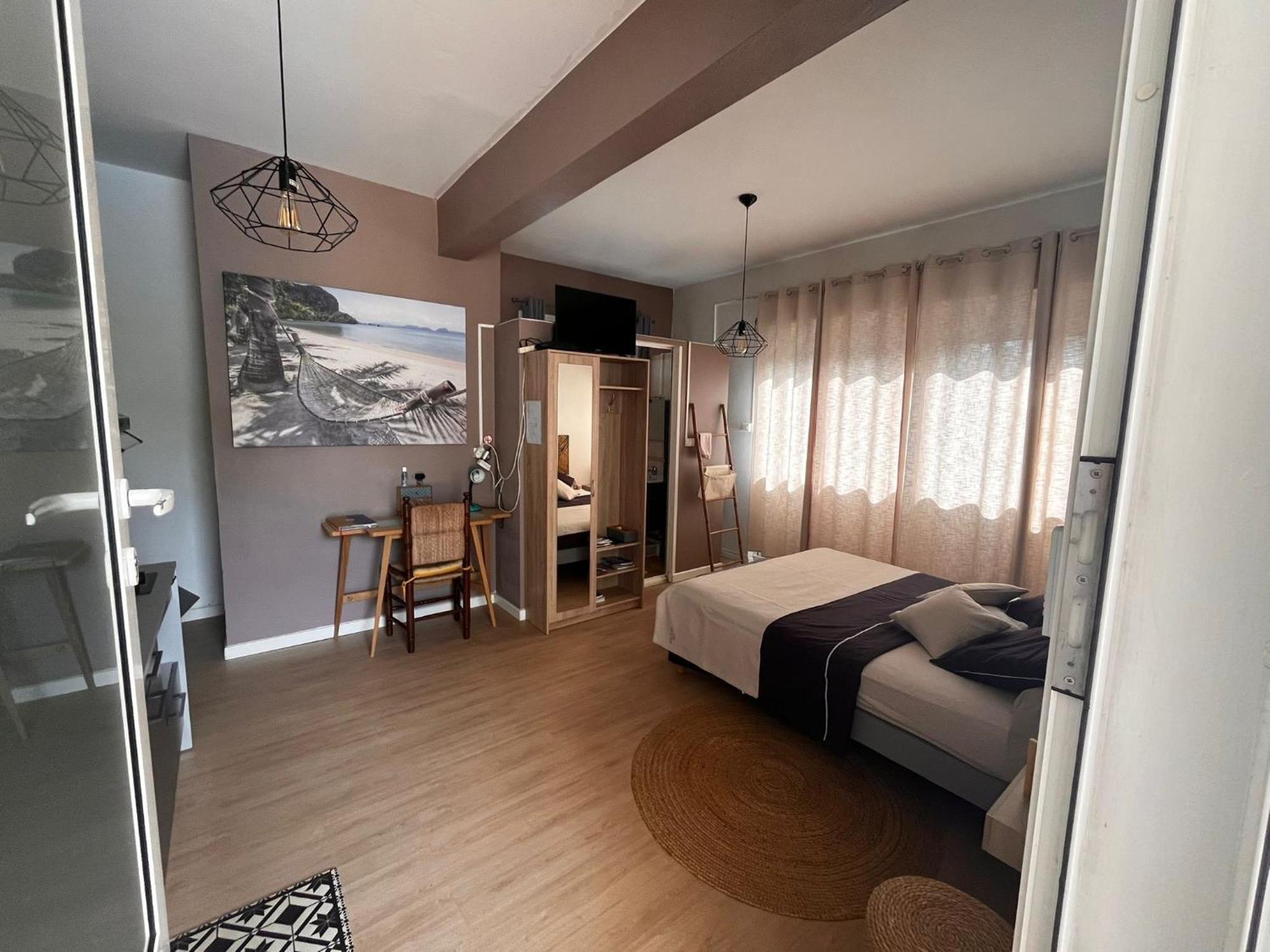 Studio Cosy Avec Piscine Dans Une Villa Saint-Denis Zewnętrze zdjęcie